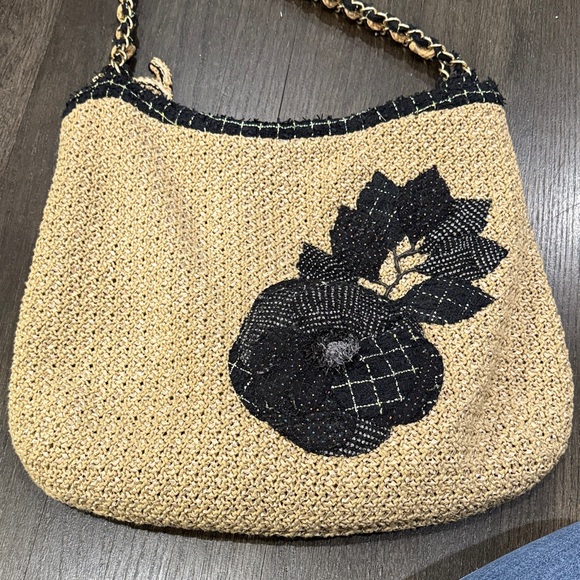Authentic Chanel Raffia Shoulder Bag - Picture 3 of 7